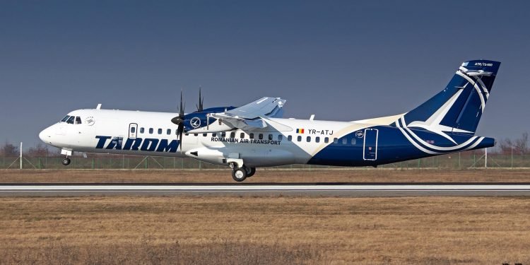 Anchetă epidemiologică la Tarom! Doi angajați, testați POZITIV pentru Covid-19. Ce măsuri au fost luate