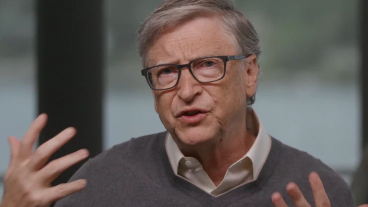 Bill Gates, previziuni despre pandemie: Următoarele luni ar putea fi cele mai grele