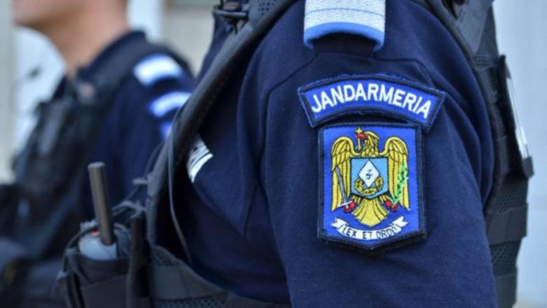 Un elev de 17 ani din Râmnicu Vâlcea a fost amendat de jandarmi. Cu ce obiect a intrat în clasă