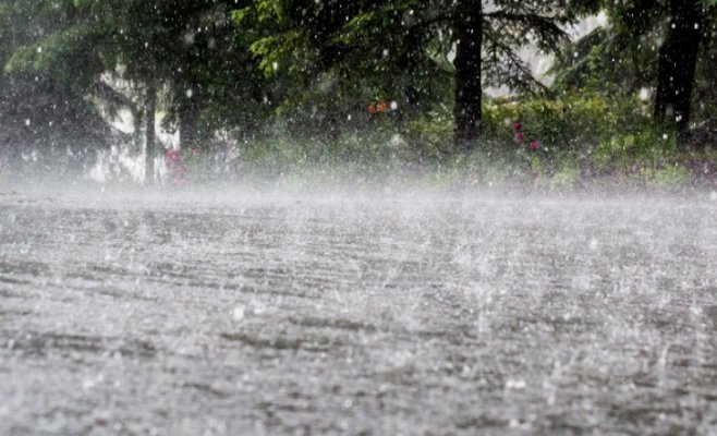 Prognoza meteo: Cod galben de ploi, descărcări electrice, vijelii şi grindină, în aproape toată ţara