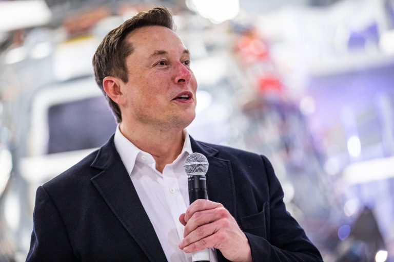 Elon Musk a ajuns pe locul cinci în topul celor mai bogați oameni din lume într-o săptămână