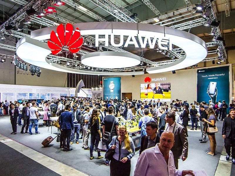 Huawei Consumer Business Group a vândut un milion de smatphone-uri anul trecut în România
