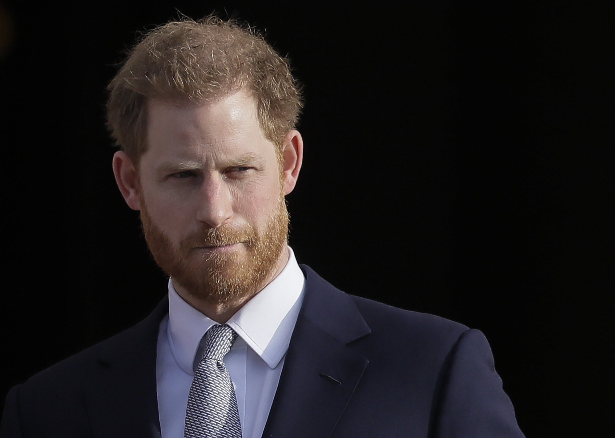 Prințul Harry susține că nu s-a îndepărtat niciodată de Casa Regală: „Am făcut ce ar fi făcut orice soț”