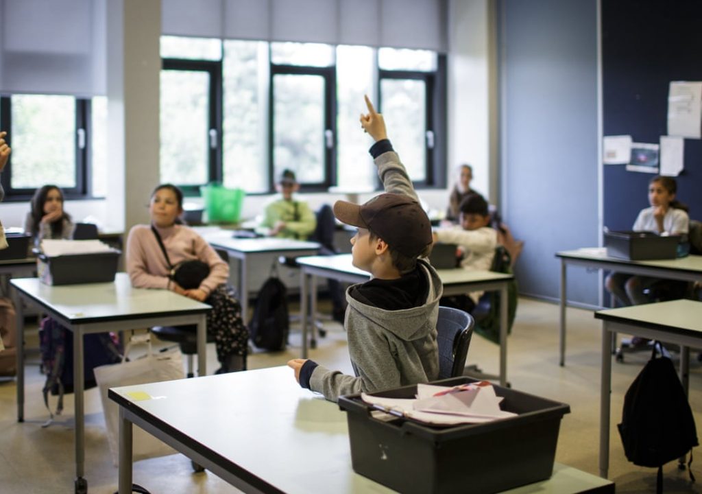 Noul an școlar 2026: prima reformă la liceu după 20 de ani. Ce materii noi apar în clasa a IX-a