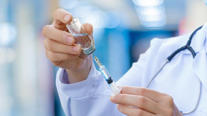 O persoană vaccinată în Cluj a avut reacții adverse la vaccinul anti-Covid