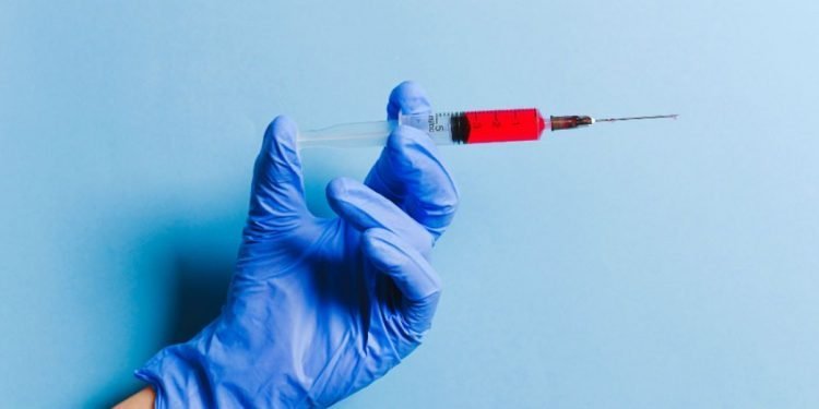 Primele doze de vaccin ajung în România între Crăciun și Revelion