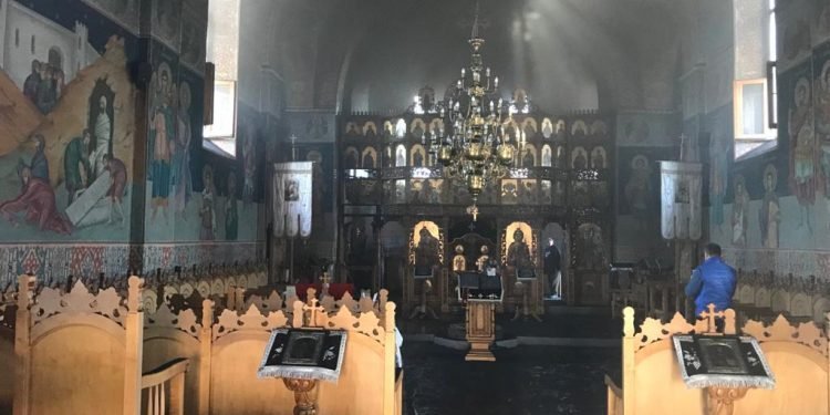 Condamnată la închisoare pentru incendierea unei biserici