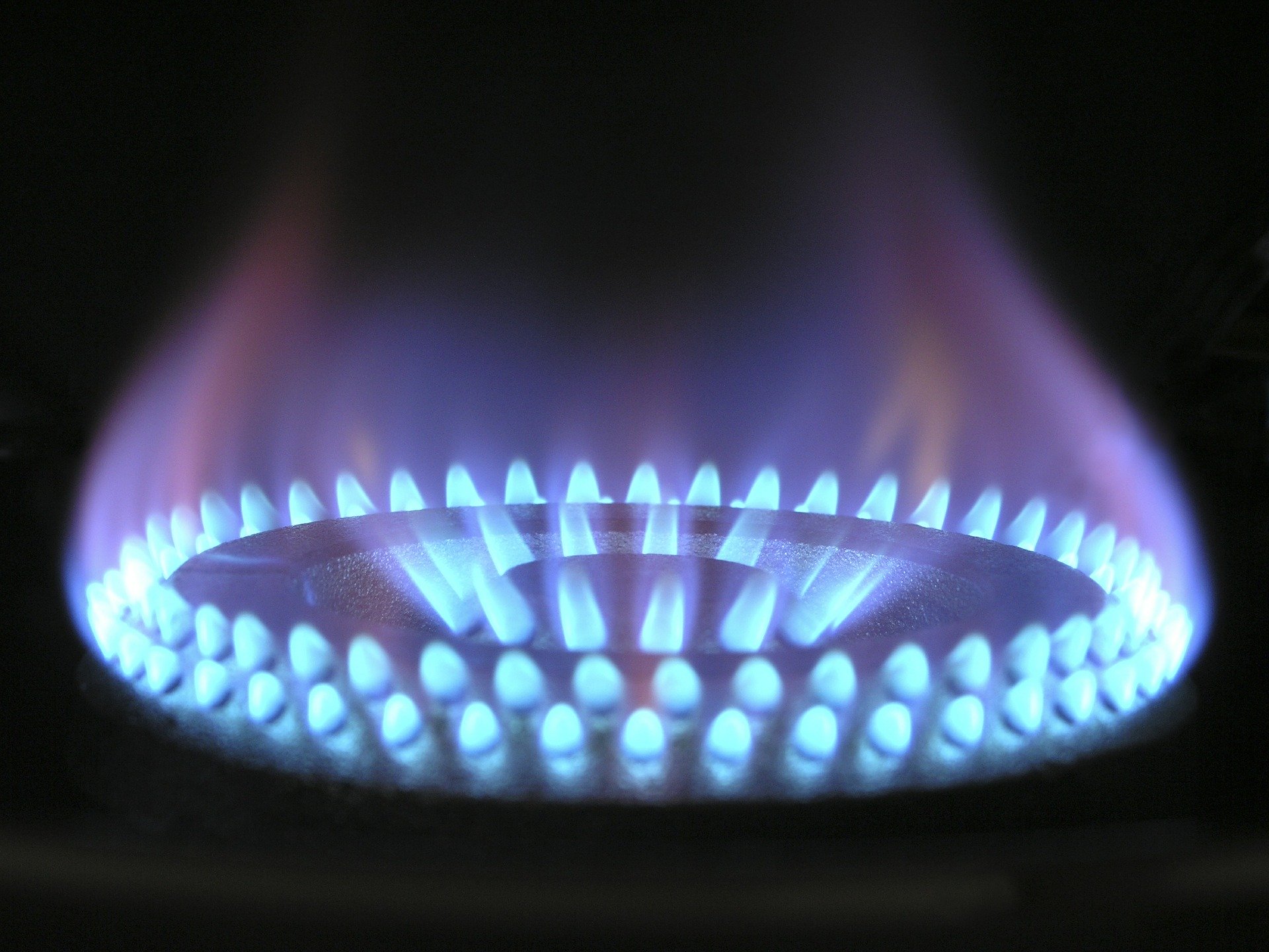 Gazprom ridică prețul gazelor. Tarifele europene la gaze, mai mari cu peste 300%