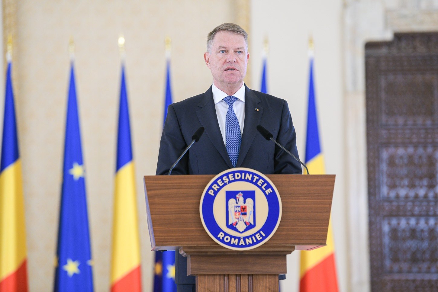 Președintele a decorat mai multe cadre medicale, de Ziua Națională a României: Scrieți o istorie discretă