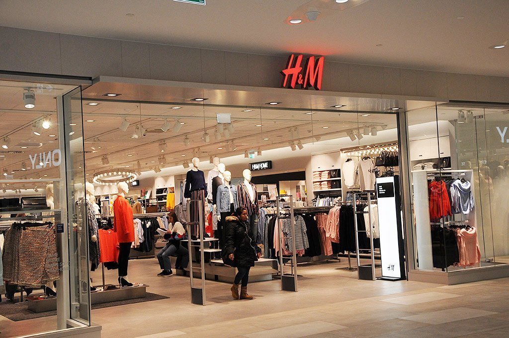 Autoritățile germane au amendat retailerul H&M cu 35 milioane euro pe GDPR