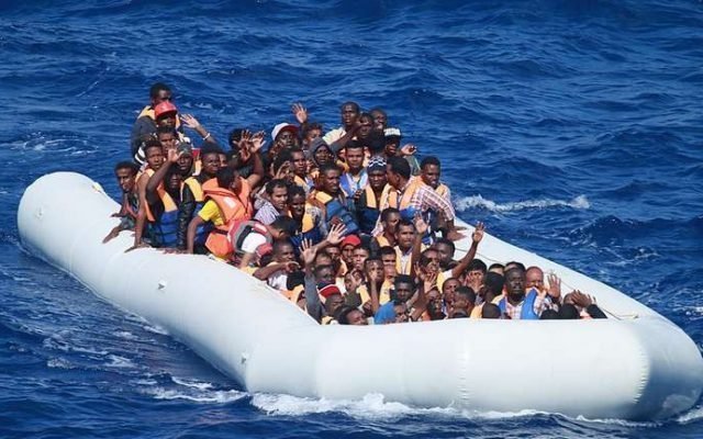 Minimum 57 de oameni s-au înecat în Mediterana după ce barca pe care se aflau s-a scufundat