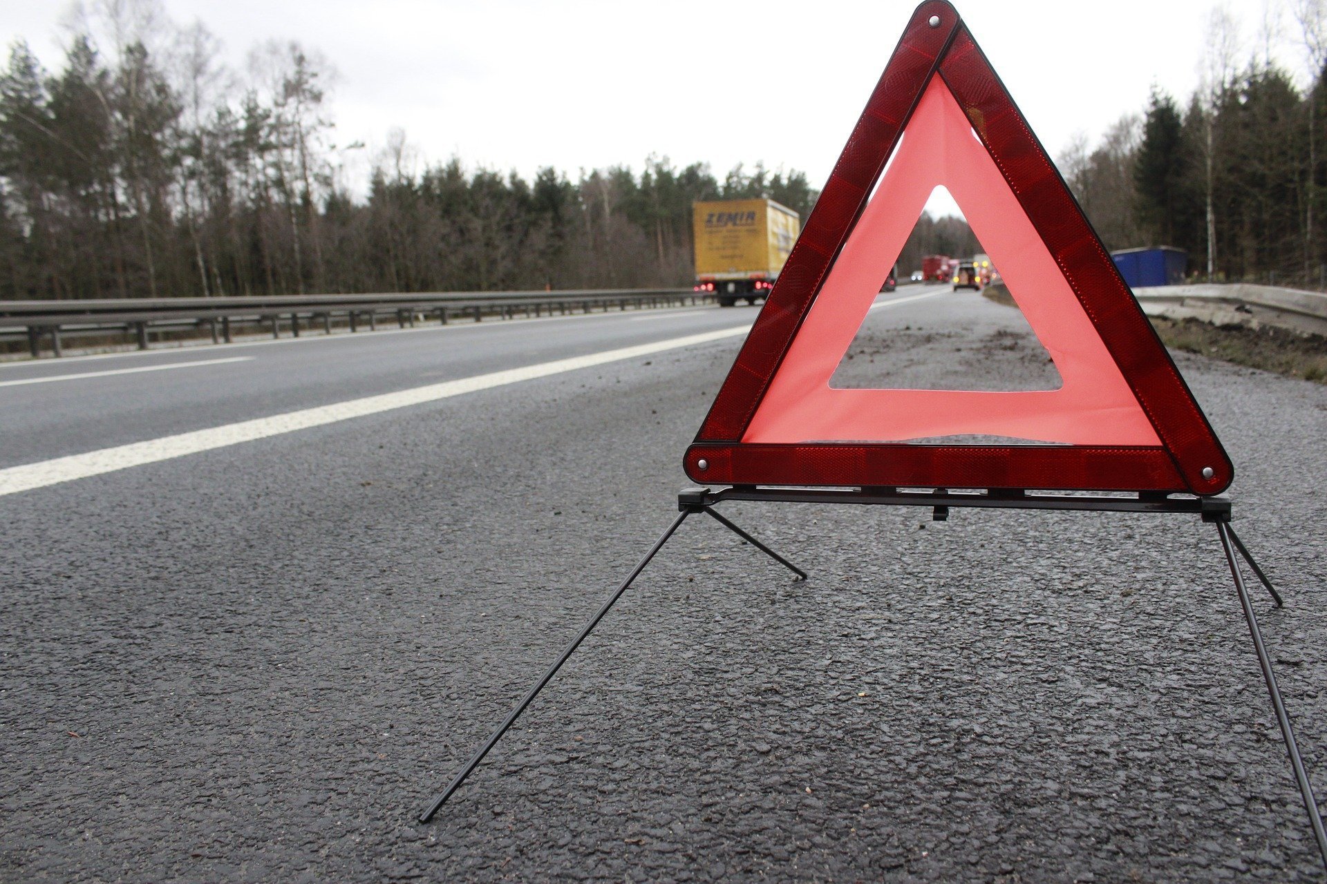 Sibiu: Accident în lanț pe A1. Un bărbat de 80 de ani, transportat la spital