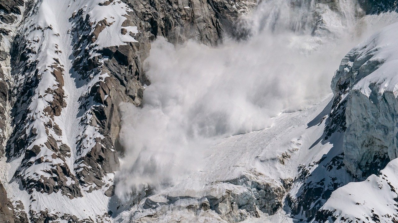 Sabin Cornoiu, președintele Salvamont România: Există un risc însemnat de avalanșă, un fenomen imprevizibil