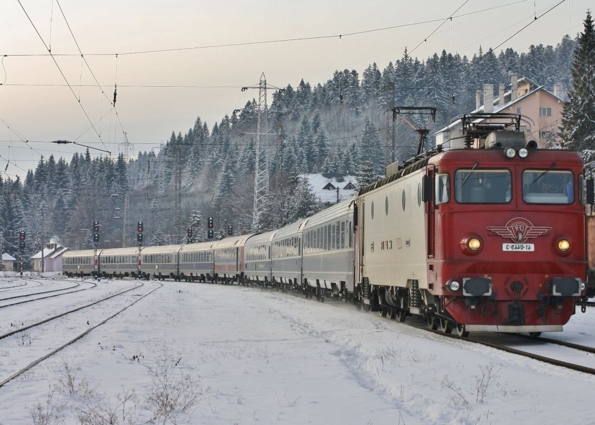 ARF a lansat licitaţia privind achiziţia a 16 locomotive electrice noi pentru trenuri de lung parcurs
