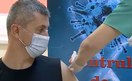 Vicepremierul Dan Barna a anunțat în ce condiții România va introduce pașaportul de vaccinare