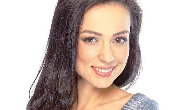 Olivia Steer îl atacă pe Mircea Cărtărescu, dar își dă singură cu stângul în dreptul