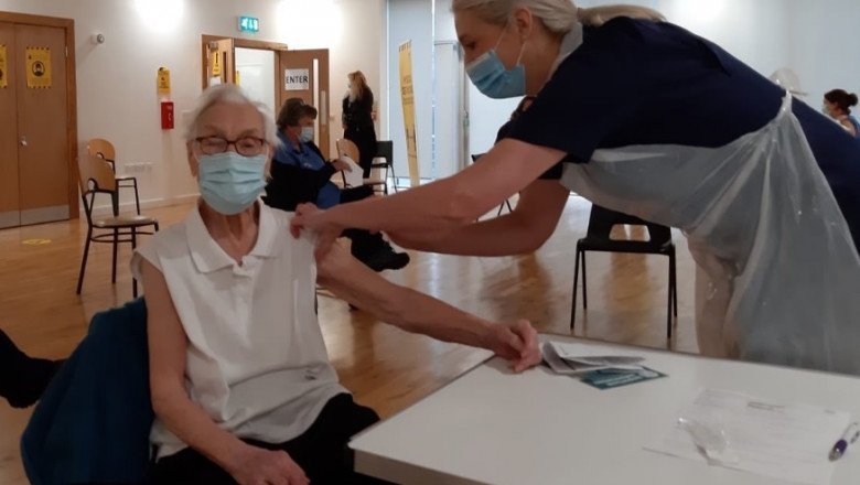 O femeie de 101 ani s-a vaccinat împotriva Covid-19. Care a fost reația bătrânei