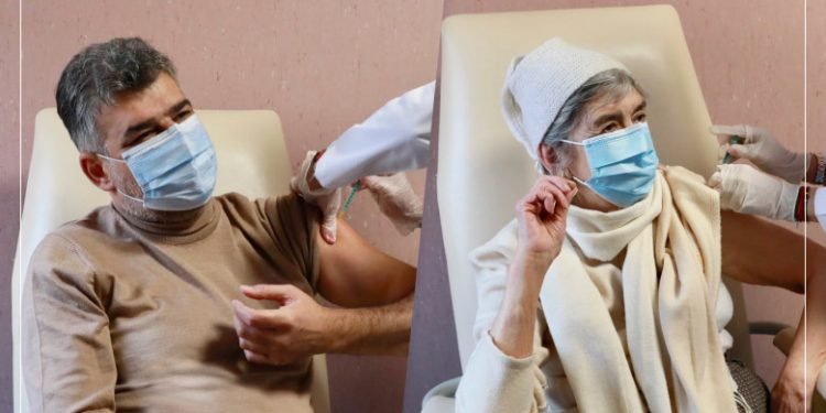 Marcel Ciolacu s-a vaccinat: M-am imunizat, dar după mama mea. Nu aș fi putut înaintea ei