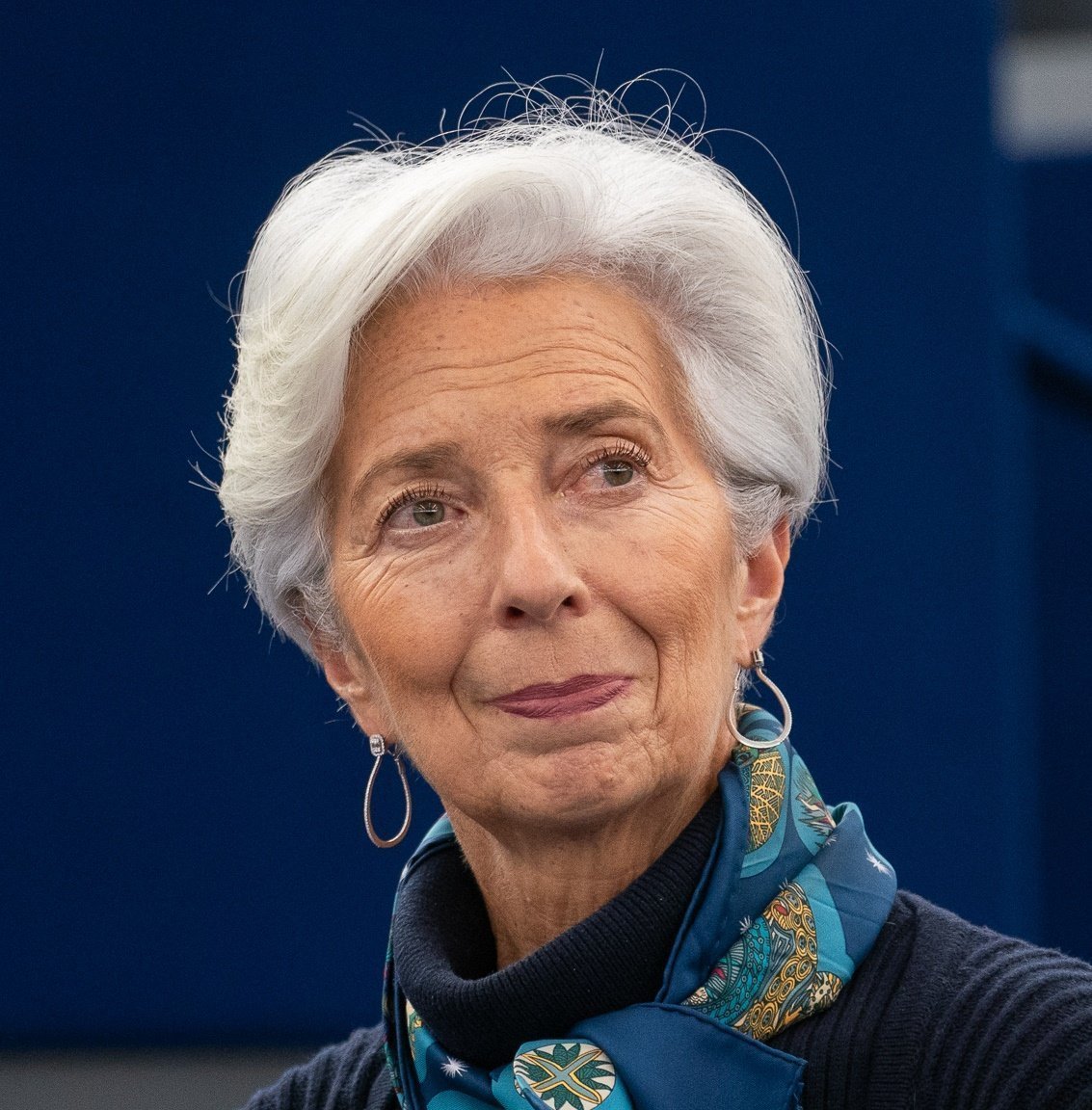 BCE trebuie să dea prioritate combaterii inflaţiei în raport cu creşterea economică, spune Christine Lagarde