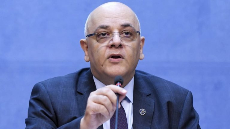 Cum au intervenit echipajele SMURD la accidentul în care a murit copila de 13 ani. Explicațiile lui Raed Arafat Cum au intervenit echipajele SMURD la accidentul în care a murit copila de 13 ani. Explicațiile lui Raed Arafat