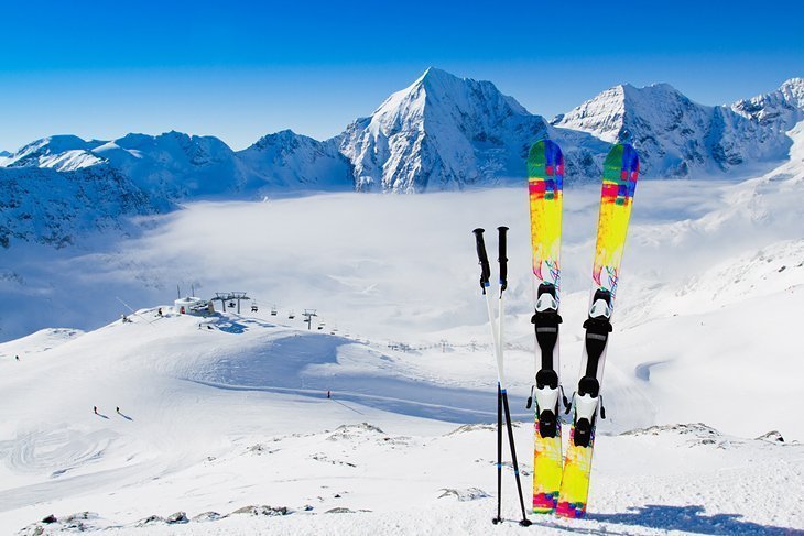 O lege controversată permite defrișarea munților pentru amenajarea de pârtii de schi, fără împăduriri în compensare