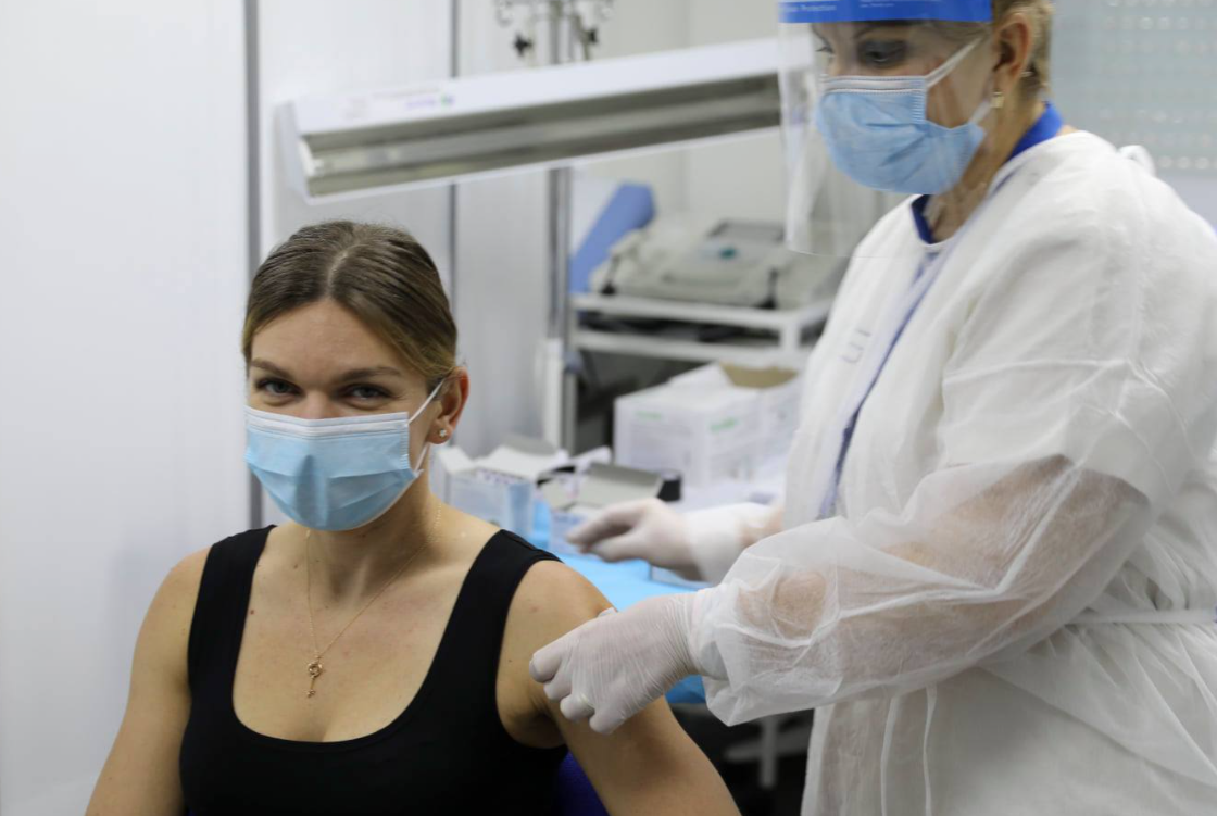 Simona Halep s-a vaccinat cu rapelul cu două zile mai devreme. Cum se simte aceasta