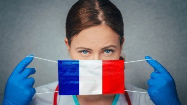 Franța prelungește măsura obligativității permisului sanitar Covid până în iulie 2022