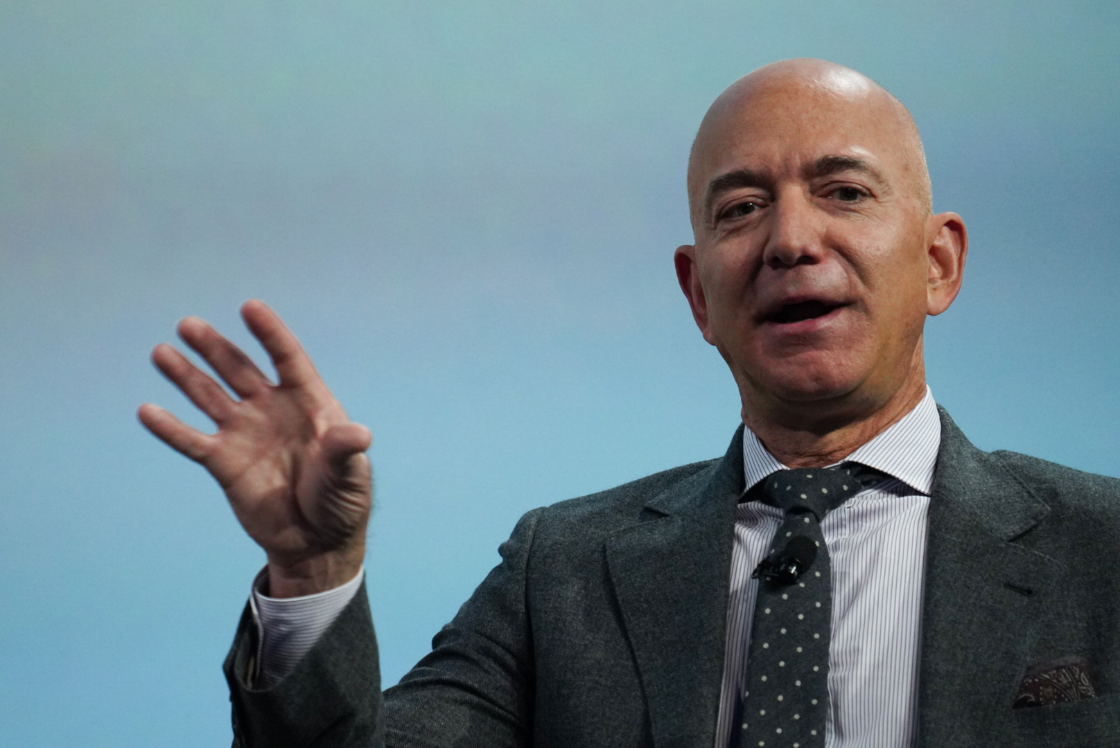 Acuzații dure la adresa lui Jeff Bezos. Angajați: Blue Origin e un loc de muncă toxic