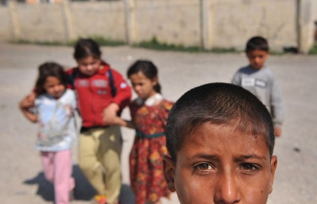 Romii din grupurile marginalizate social pot fi inspectori şi mediatori şcolari