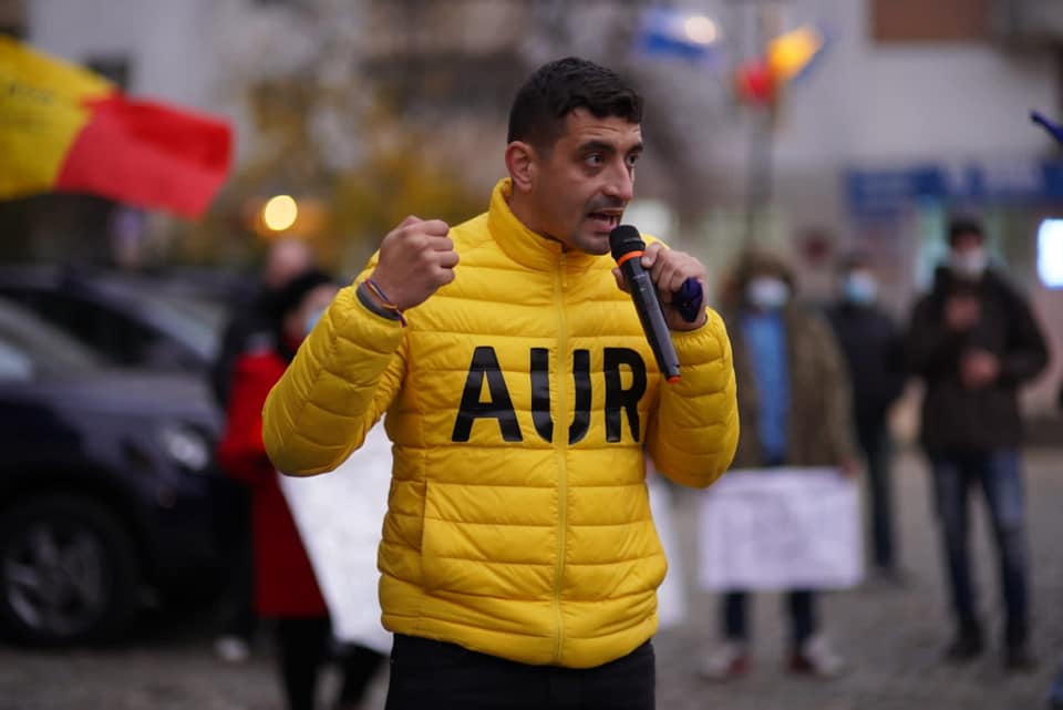 Manifestație AUR la Iași: George Simion a fost stropit cu cerneală (VIDEO)