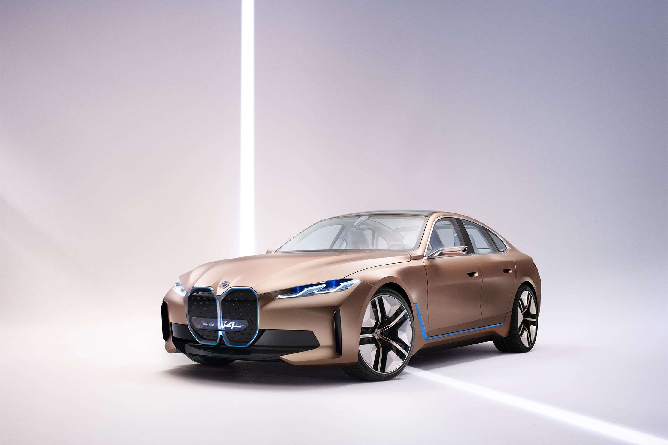 BMW reduce producţia din cauza deficitului de semiconductori