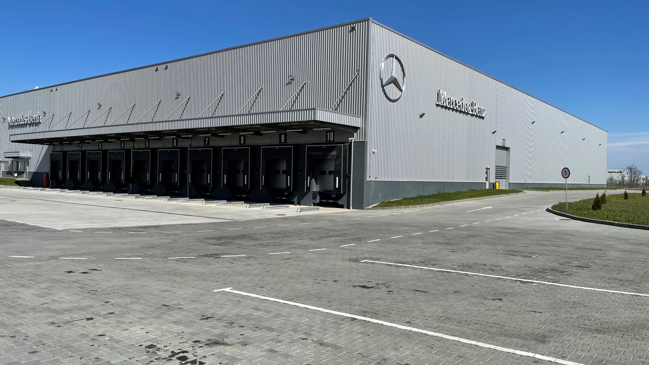 Mercedes a deschis un centru logistic de 7.000 mp în Dragomirești-Vale