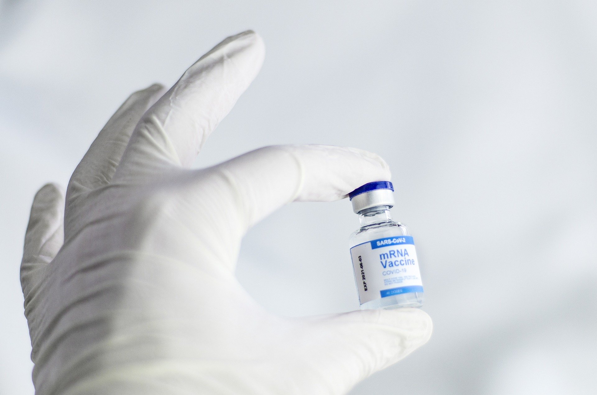 Se reduce termenul pentru administrarea dozei booster de vaccin anti-COVID