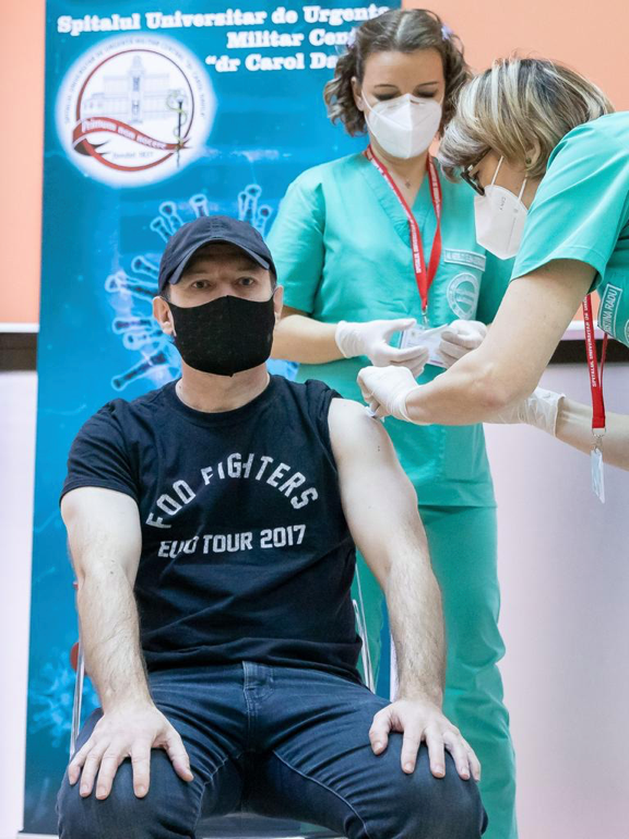 Premierul Cîțu a anunțat de când vor fi acordate tichete celor care se vaccinează