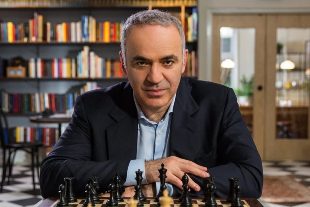 Campionul mondial Gari Kasparov, mesaj critic la adresa SUA și NATO: „Îi dau undă verde lui Putin”