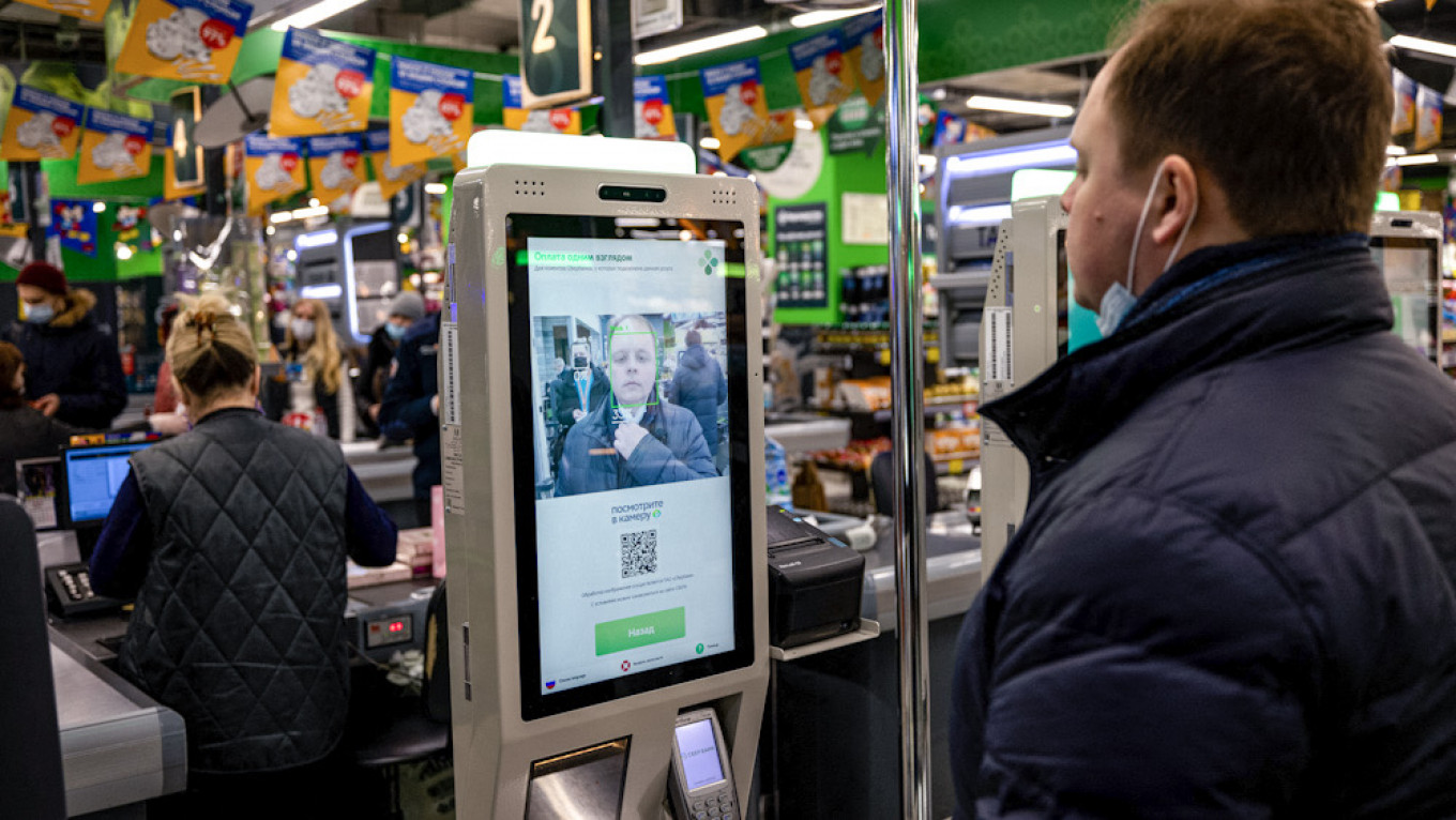 Metroul din Moscova va lansa plata pentru călătorii prin sistemul Face Pay
