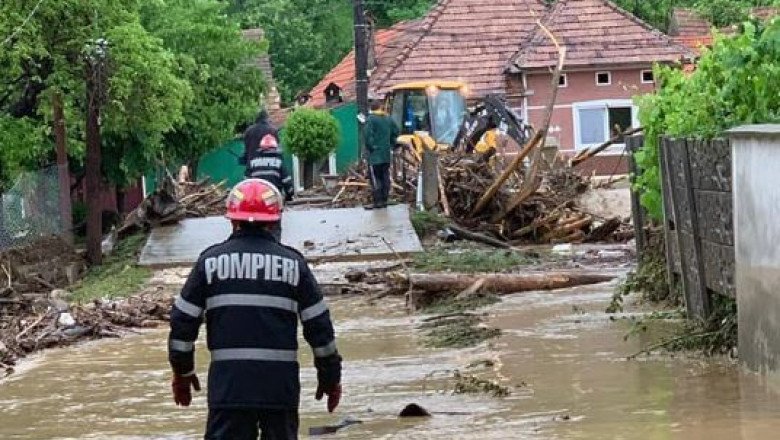 Meteo: Cod portocaliu de inundaţii în judeţele Braşov, Hunedoara şi Arad