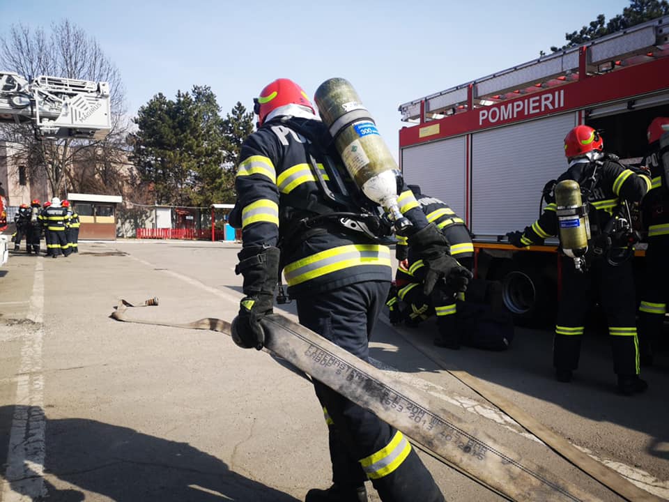 UPDATE: Alertă de incendiu la Spitalul de Boli Cronice Călinești, pacienții au fost evacuați