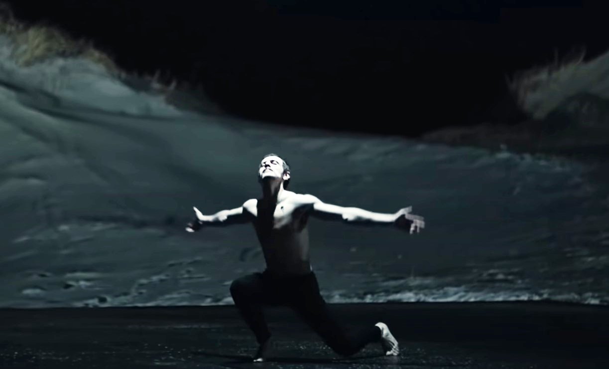 Băiatul rău al baletului mondial vine pentru prima dată în România (VIDEO)