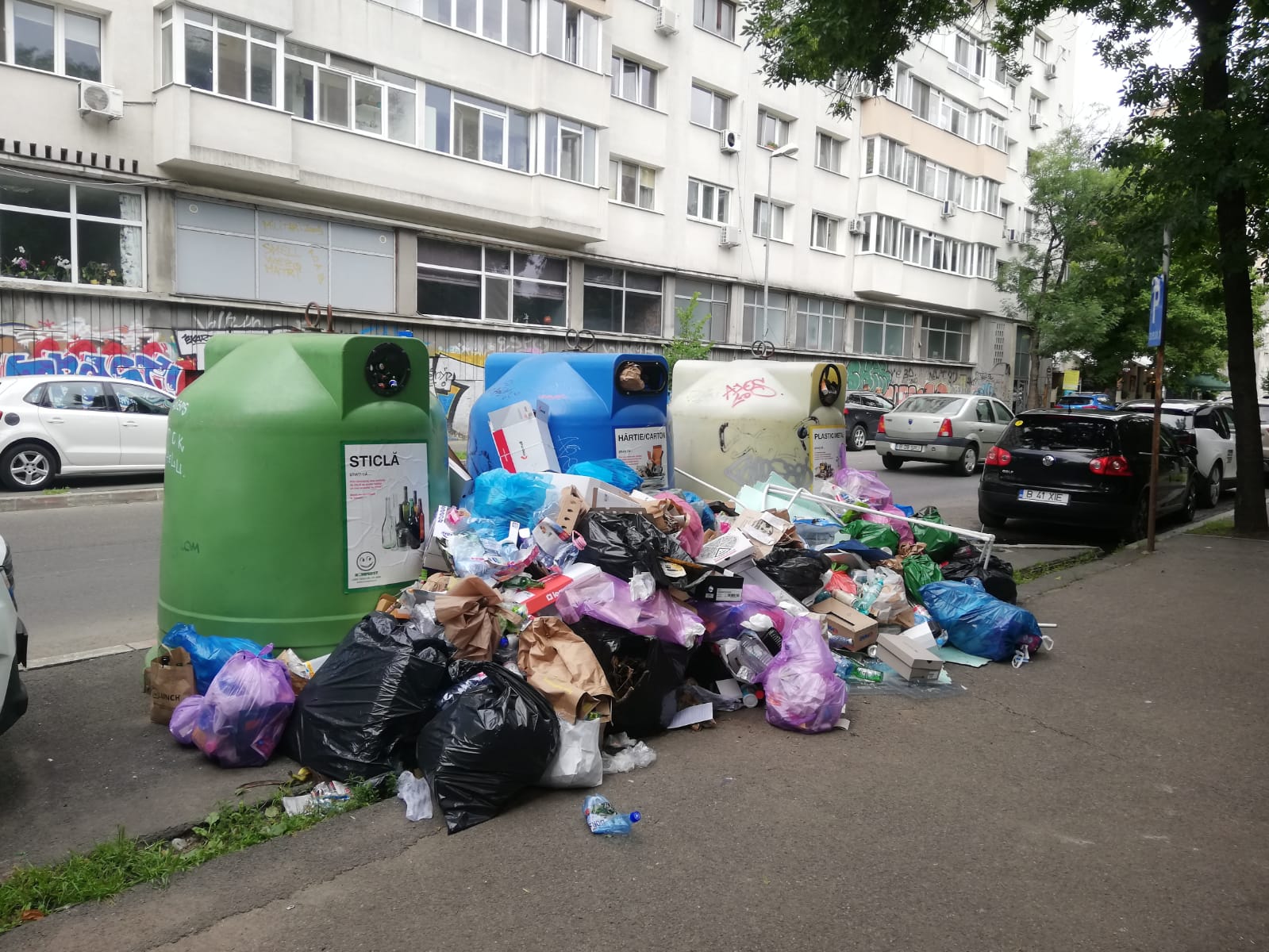 Războiul gunoiului: Romprest acuză birocrația și datoriile uriașe neachitate de Primăria Sector 1