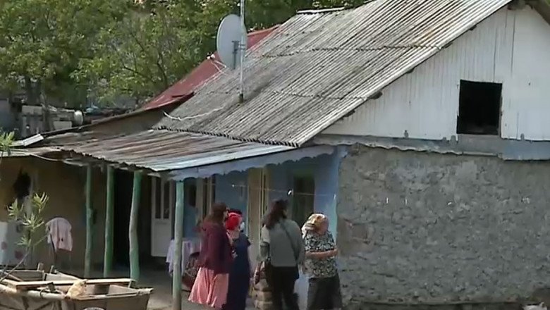 Cele trei fetițe din Iași, spălate pe cap cu o substanță toxică, vor fi duse la un centru de plasament