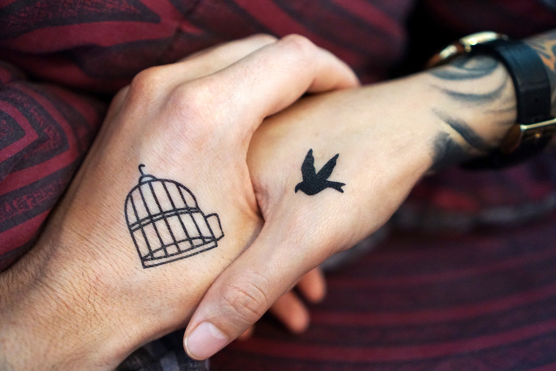Țara în care tatuarea este interzisă prin lege. Artiștii lucrează pe ascuns