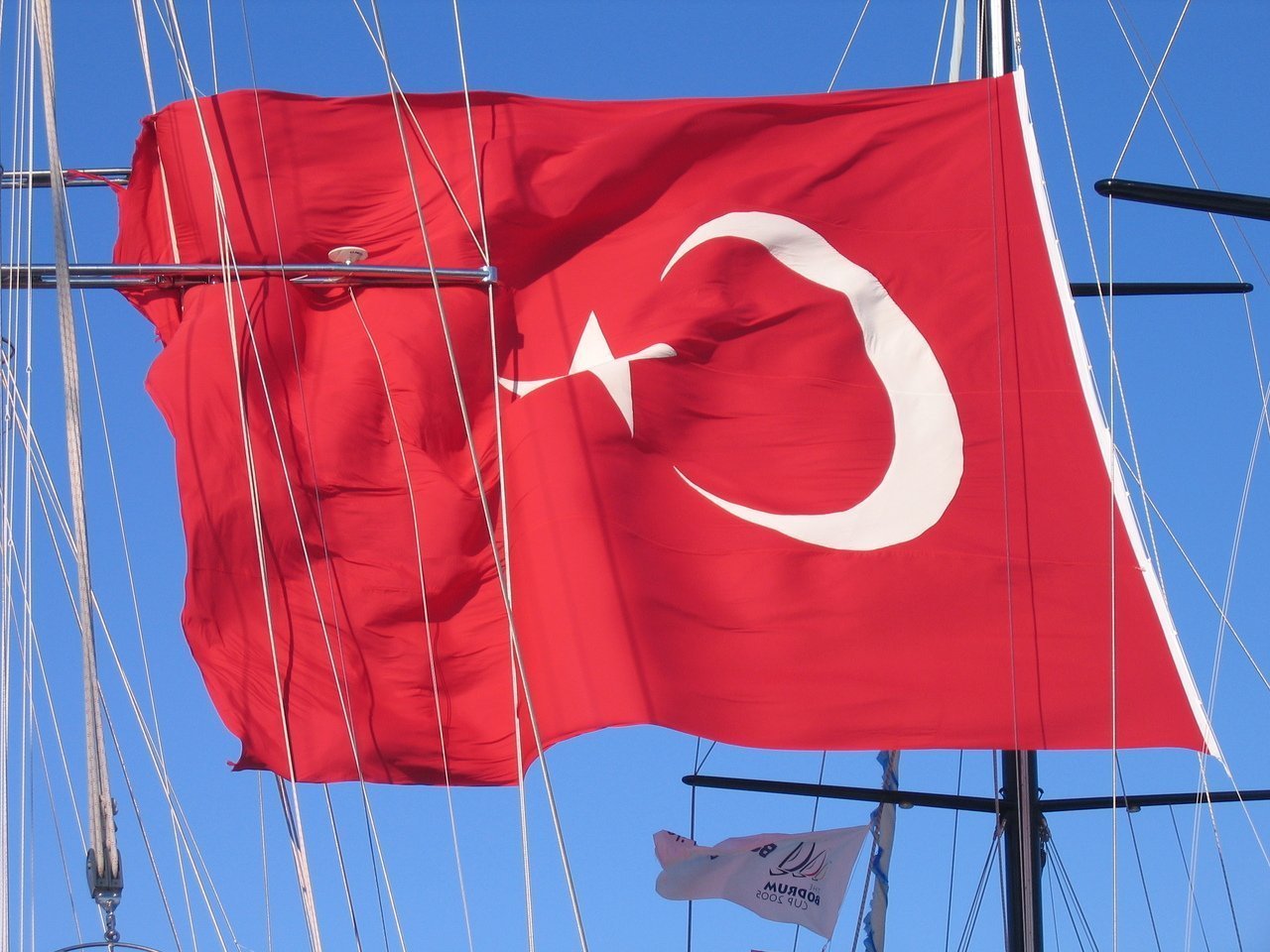 Turcia majorează semnificativ preţul gazelor naturale pentru utilizatorii industriali şi pentru gospodării