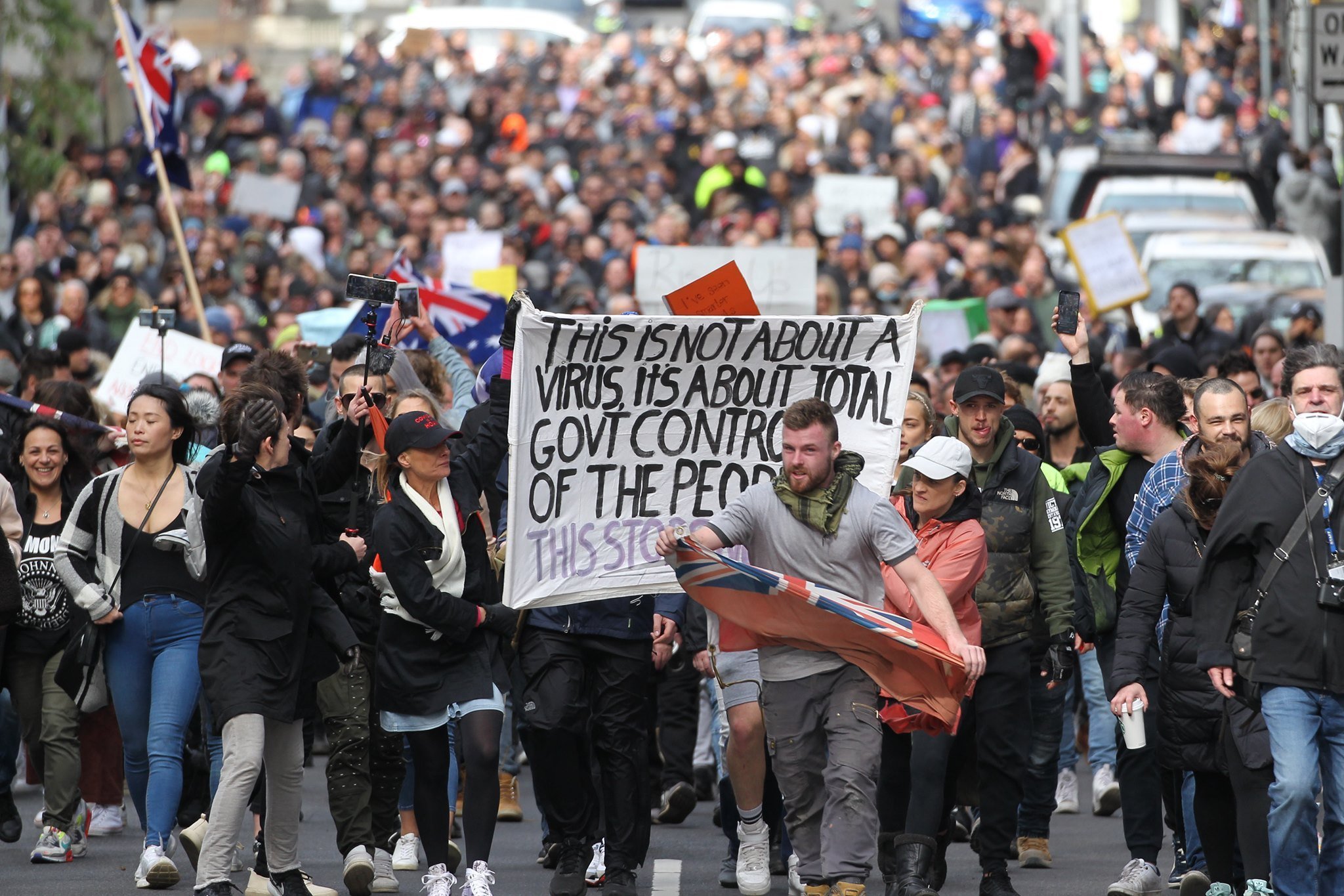 Proteste masive în Australia împotriva restricțiilor impuse de Covid – 19