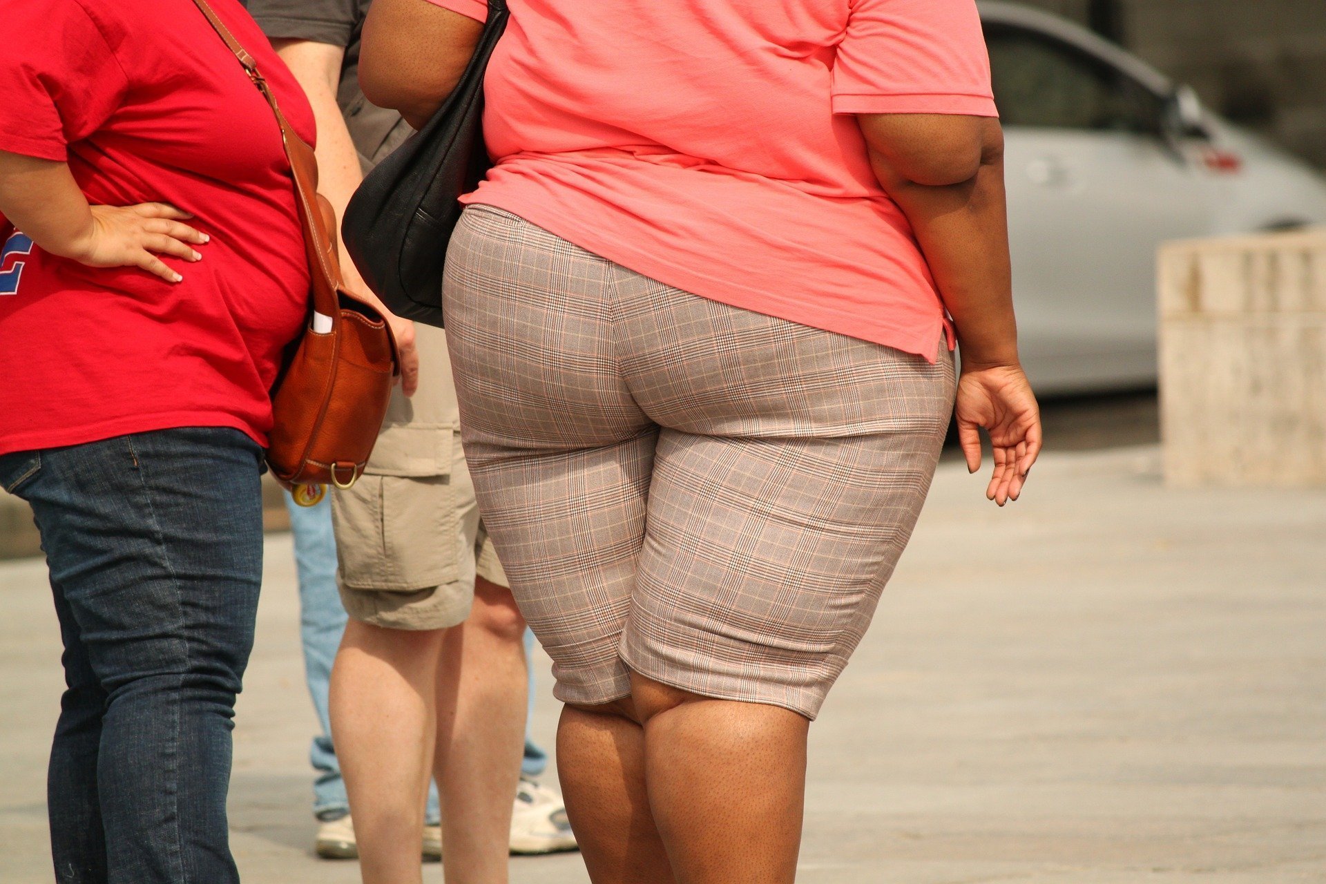 O mutație genetică rară îi ferește pe oameni de obezitate