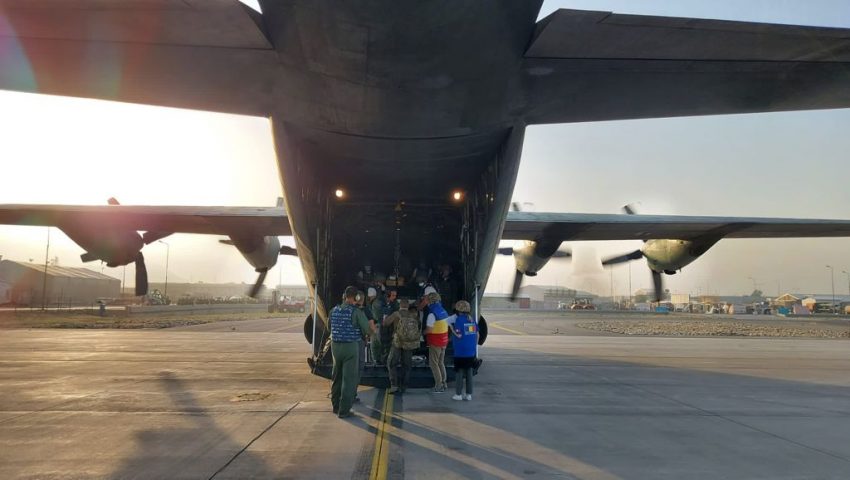 Alți 14 cetățeni români au ajuns pe aeroportul din Kabul și pot fi evacuați din Afganistan