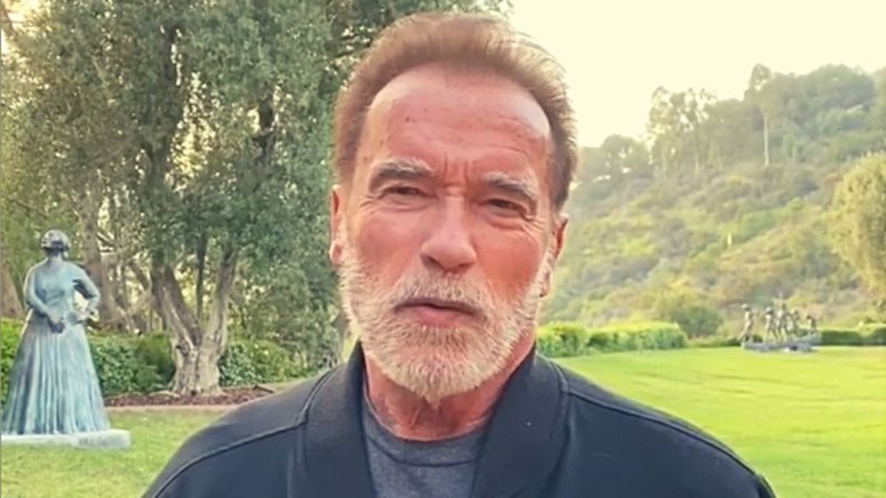 Arnold Schwarzenegger a fost implicat într-un accident rutier cu patru mașini