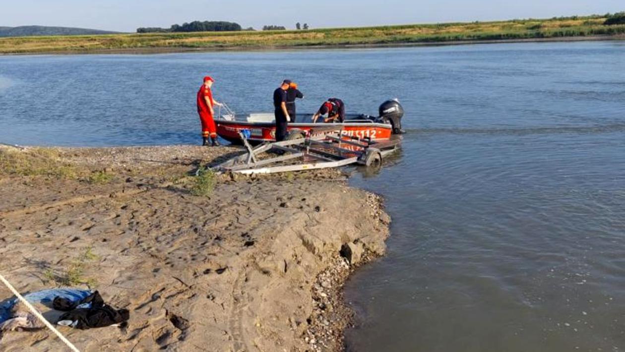Tulcea: Pompierii caută în Dunăre un bărbat care s-ar fi înecat