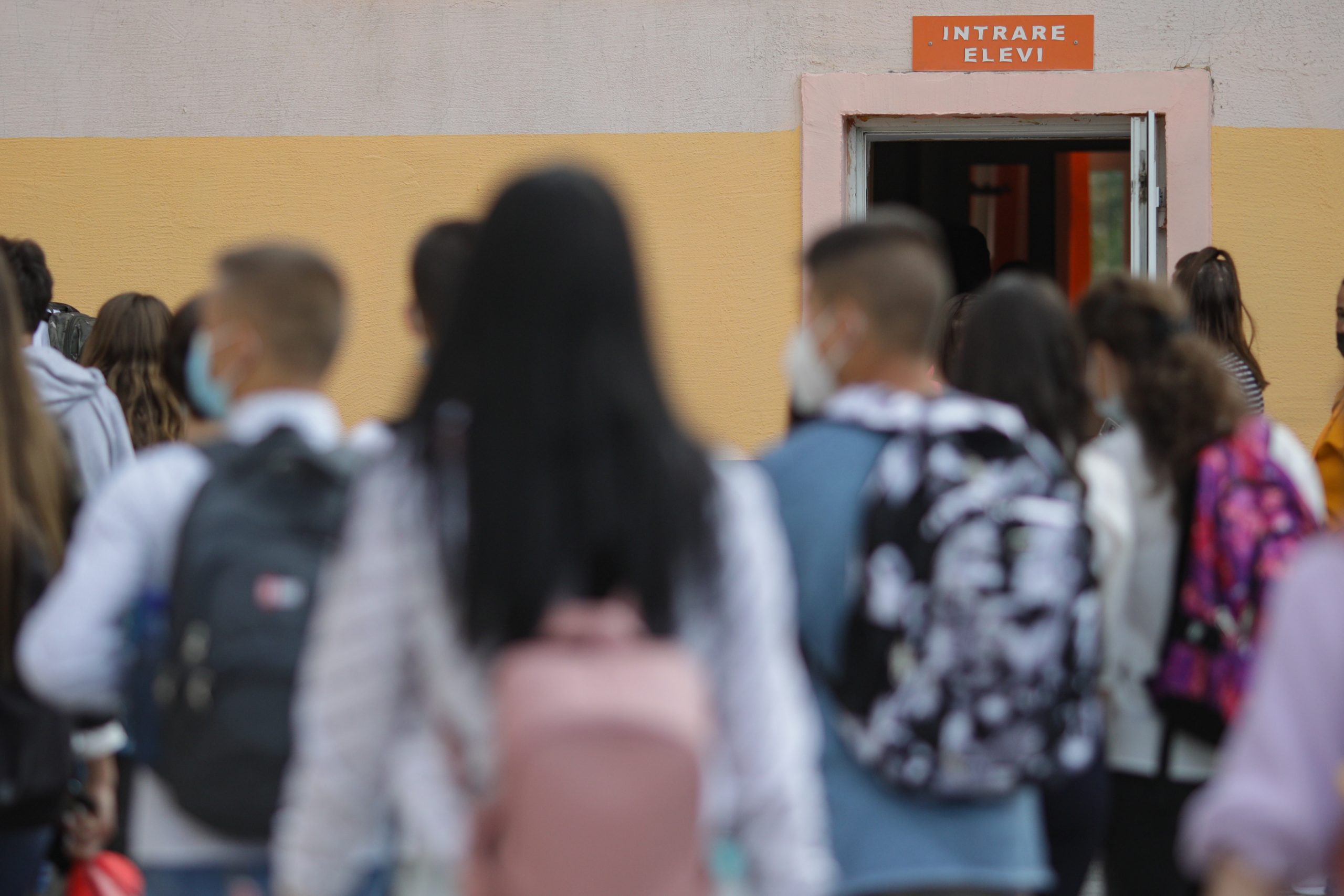 Premierul Florin Cîțu a anunțat de când se elimină pragul de infectare de 6 ‰ în cazul școlilor