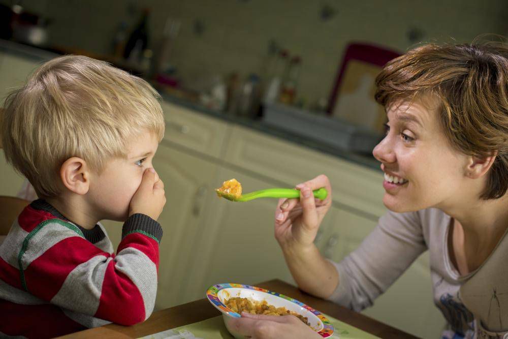 E vina părinților? Obiceiurile alimentare alarmante ale copiilor români